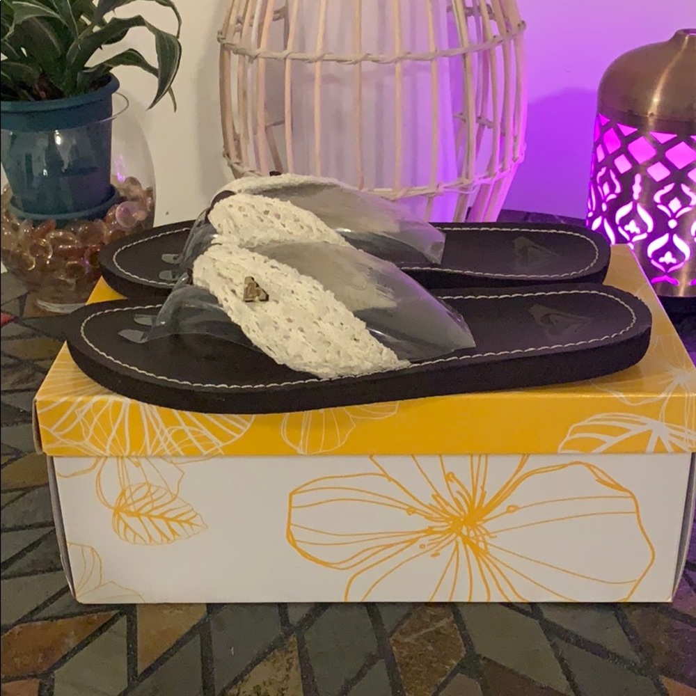 Roxy crochet strap sandals size 9 NWOT